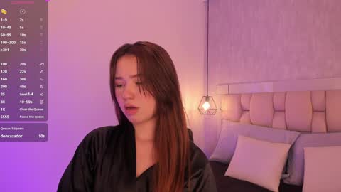 Snapshot of roxie_summers chatting on 01/29/25, 01:58 Roxie online show from 01/29/25, 01:58