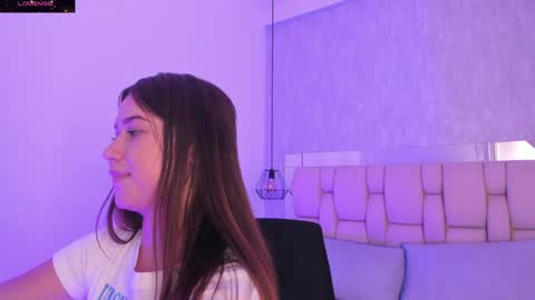 Snapshot of roxie_summers chatting on 02/08/25, 02:26 Roxie online show from 02/08/25, 02:26