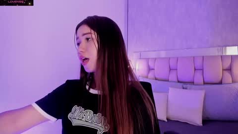 Snapshot of roxie_summers chatting on 02/12/25, 02:14 Roxie online show from 02/12/25, 02:14