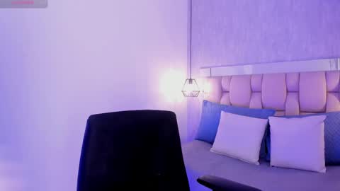 Snapshot of roxie_summers chatting on 02/15/25, 11:58 Roxie online show from 02/15/25, 11:58