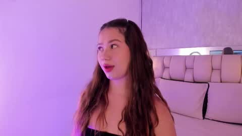 Roxie  online show from 12/15/25, 07:40