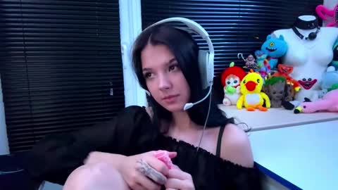 Hana online show from 10/17/25, 01:14