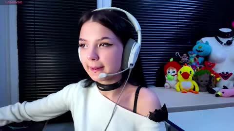 Hana online show from 10/19/25, 01:12