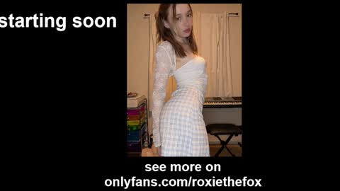 Snapshot of roxiethefox chatting on 02/24/26, 01:36 roxie online show from 02/24/26, 01:36