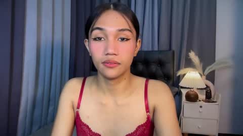 roxiethogersen online show from 06/18/26, 12:33