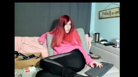 roxihazeleyes online show from 02/13/25, 07:24