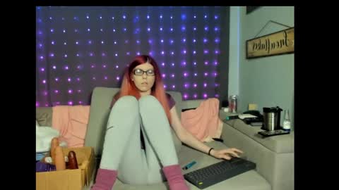 roxihazeleyes online show from 02/28/25, 01:26