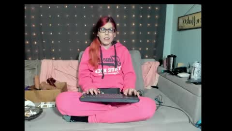 roxihazeleyes online show from 03/02/25, 12:43