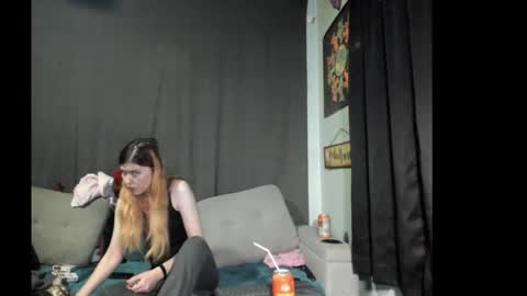 roxihazeleyes online show from 11/17/25, 11:10