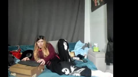 roxihazeleyes online show from 12/21/25, 05:58