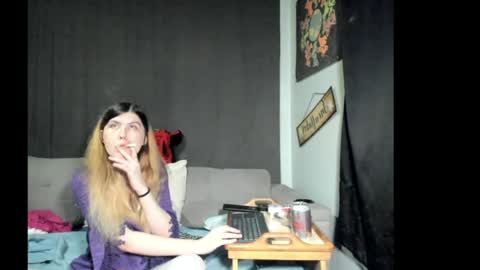 roxihazeleyes online show from 04/10/26, 03:56