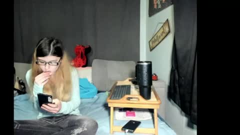 roxihazeleyes online show from 04/21/26, 02:51