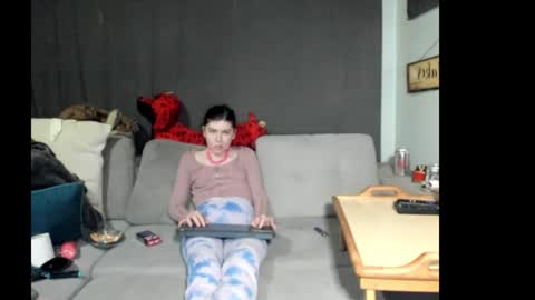 roxihazeleyes online show from 06/08/26, 02:39