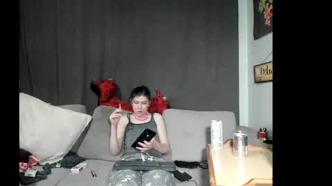 roxihazeleyes online show from 06/10/26, 10:03