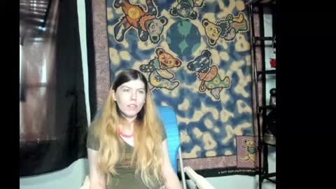roxihazeleyes online show from 06/14/26, 10:23