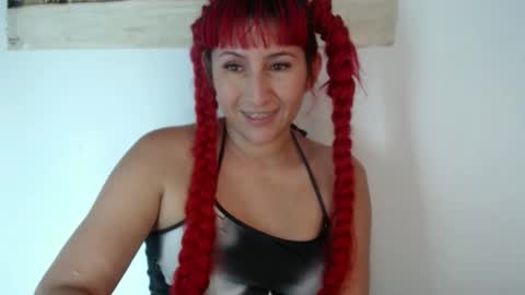 Snapshot of roxxane_purple chatting on 05/31/26, 06:20 Florecita online show from 05/31/26, 06:20
