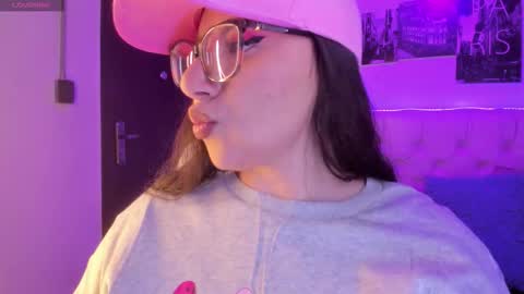 Roxanne Bail online show from 02/12/26, 02:50