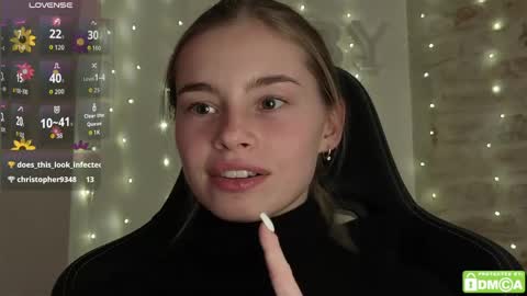 Snapshot of roxxxie_reid chatting on 04/21/26, 08:12 Roxieex ABBY online show from 04/21/26, 08:12