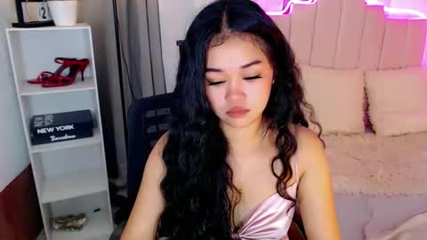 Snapshot of roxxy_blossom chatting on 09/27/25, 02:44 roxxy_blossom online show from 09/27/25, 02:44