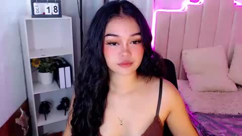 Snapshot of roxxy_blossom chatting on 10/19/25, 02:56 roxxy_blossom online show from 10/19/25, 02:56