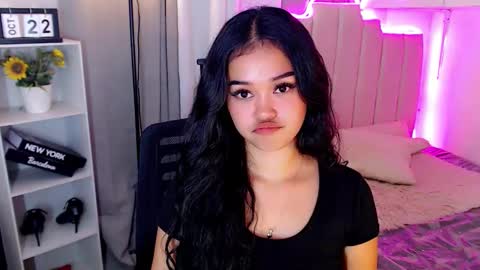 Snapshot of roxxy_blossom chatting on 10/22/25, 03:12 roxxy_blossom online show from 10/22/25, 03:12