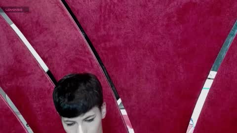 Roxy online show from 10/25/25, 04:35