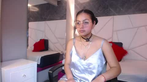 Snapshot of roxxyblack01 chatting on 05/22/26, 07:41 Roxxy online show from 05/22/26, 07:41
