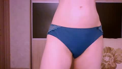 Snapshot of roxxywharton chatting on 05/17/26, 12:12 Roxxy Wharton online show from 05/17/26, 12:12