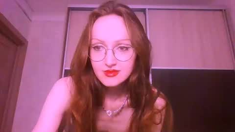 Snapshot of roxxywharton chatting on 06/28/26, 12:00 Roxxy Wharton online show from 06/28/26, 12:00