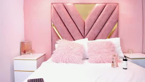 Roxy online show from 11/15/25, 11:29