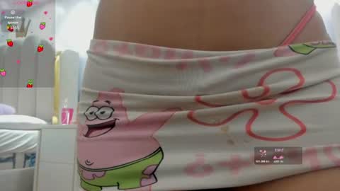 Snapshot of roxy_flame_ chatting on 07/14/26, 11:27 Roxy online show from 07/14/26, 11:27