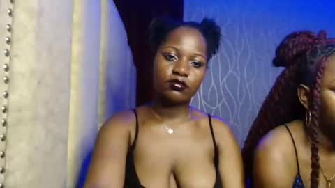 Snapshot of roxy_heather chatting on 11/02/25, 09:17 Roxy online show from 11/02/25, 09:17