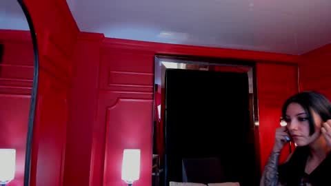 Roxy hell online show from 10/26/25, 12:22