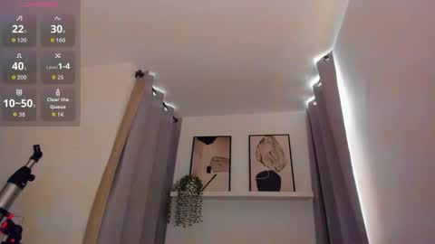 Roxy hell online show from 04/21/26, 01:50