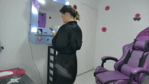 Roxy online show from 02/16/26, 01:57