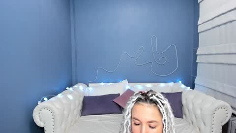 Snapshot of roxy_mars chatting on 01/07/25, 01:17 Roxy online show from 01/07/25, 01:17