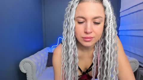 Snapshot of roxy_mars chatting on 01/17/25, 01:25 Roxy online show from 01/17/25, 01:25