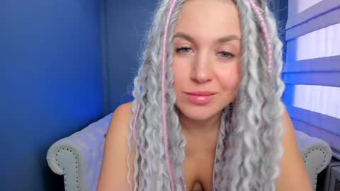 Snapshot of roxy_mars chatting on 01/28/25, 07:32 Roxy online show from 01/28/25, 07:32