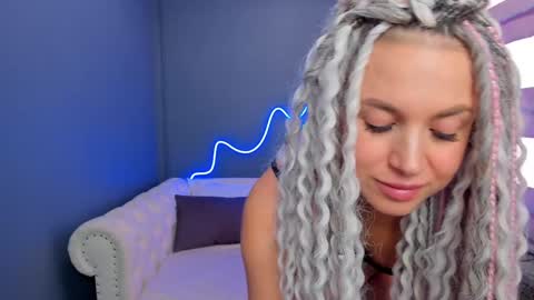 Snapshot of roxy_mars chatting on 01/29/25, 05:09 Roxy online show from 01/29/25, 05:09