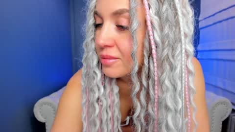 Snapshot of roxy_mars chatting on 02/08/25, 01:32 Roxy online show from 02/08/25, 01:32