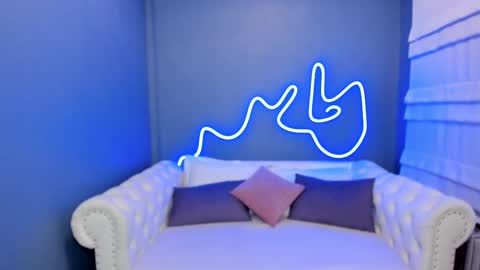 Roxy online show from 02/11/25, 01:20