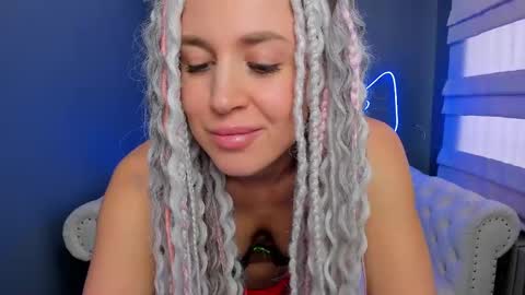 Snapshot of roxy_mars chatting on 02/17/25, 05:14 Roxy online show from 02/17/25, 05:14