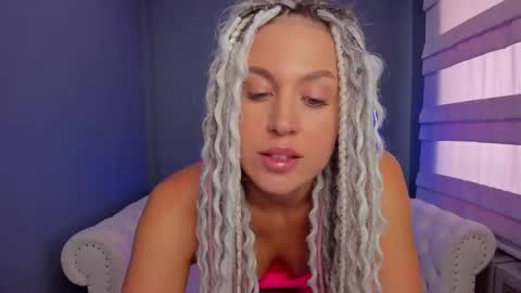 Snapshot of roxy_mars chatting on 03/06/25, 05:03 Roxy online show from 03/06/25, 05:03