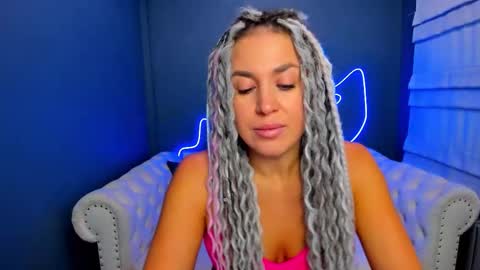 Snapshot of roxy_mars chatting on 09/10/25, 01:27 Roxy online show from 09/10/25, 01:27