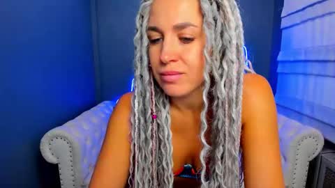 Snapshot of roxy_mars chatting on 09/11/25, 01:28 Roxy online show from 09/11/25, 01:28