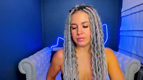 Snapshot of roxy_mars chatting on 10/02/25, 01:34 Roxy online show from 10/02/25, 01:34