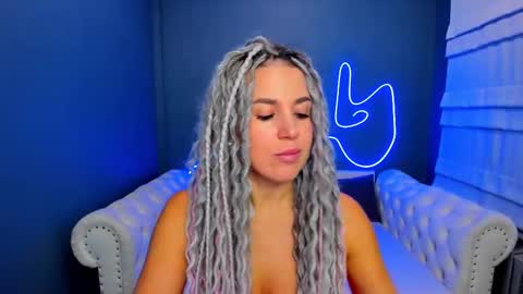 Snapshot of roxy_mars chatting on 10/04/25, 01:25 Roxy online show from 10/04/25, 01:25