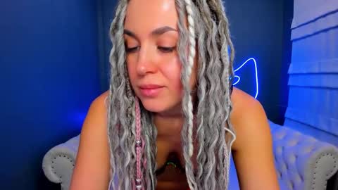 Roxy online show from 02/11/26, 02:05