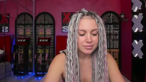 Snapshot of roxy_mars chatting on 05/07/26, 01:33 Roxy online show from 05/07/26, 01:33