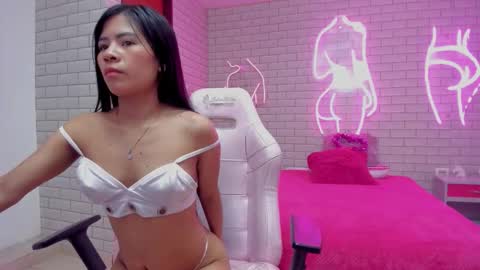 roxy_pocket online show from 01/07/26, 01:57